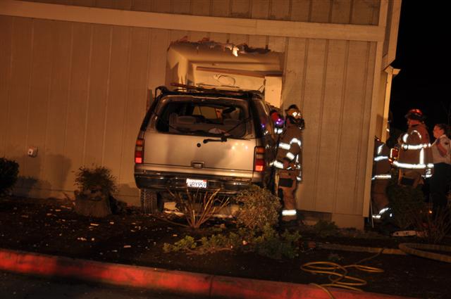 SUV crash into apartment SUV crash into apartment