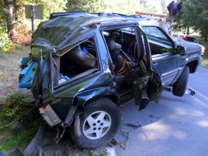 Jeep after crash 1994 white Jeep Patriot after crash - image 1